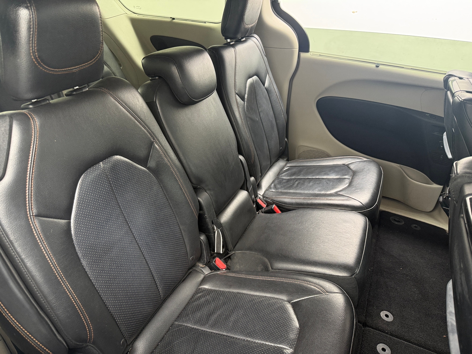 Thumbnail: 2017 Chrysler Pacifica - 5