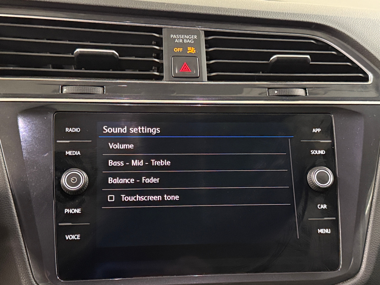 Thumbnail: 2020 Volkswagen Tiguan - 3