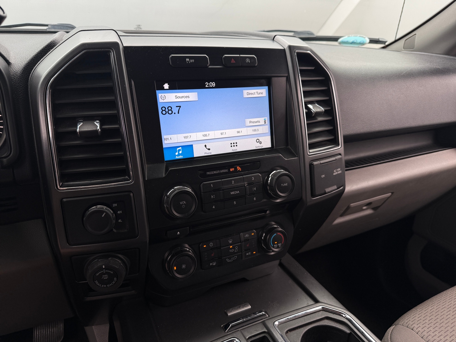 Thumbnail: 2017 Ford Econoline - 4