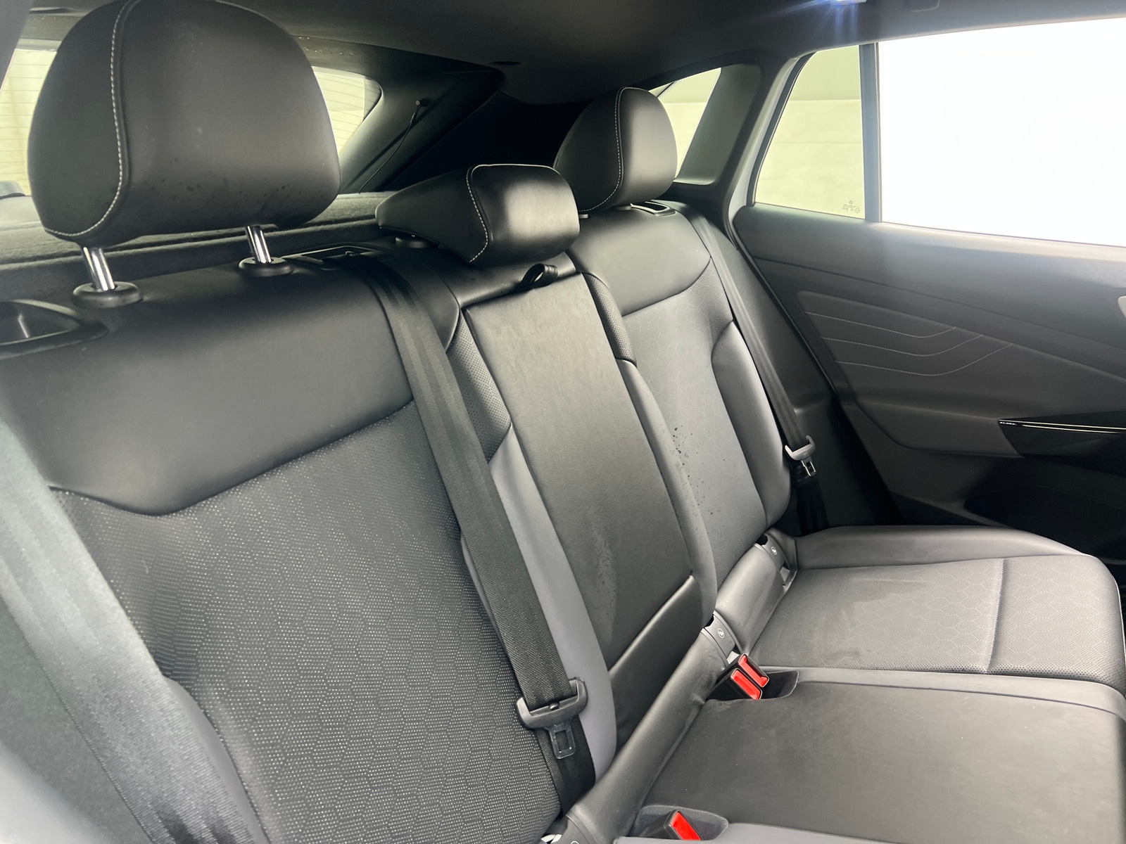 Thumbnail: 2023 Volkswagen ID.4 - 5