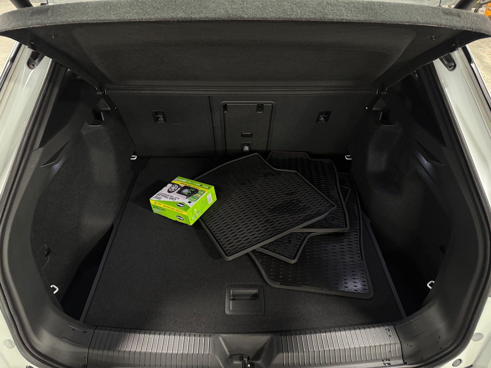 Thumbnail: 2023 Volkswagen ID.4 - 6