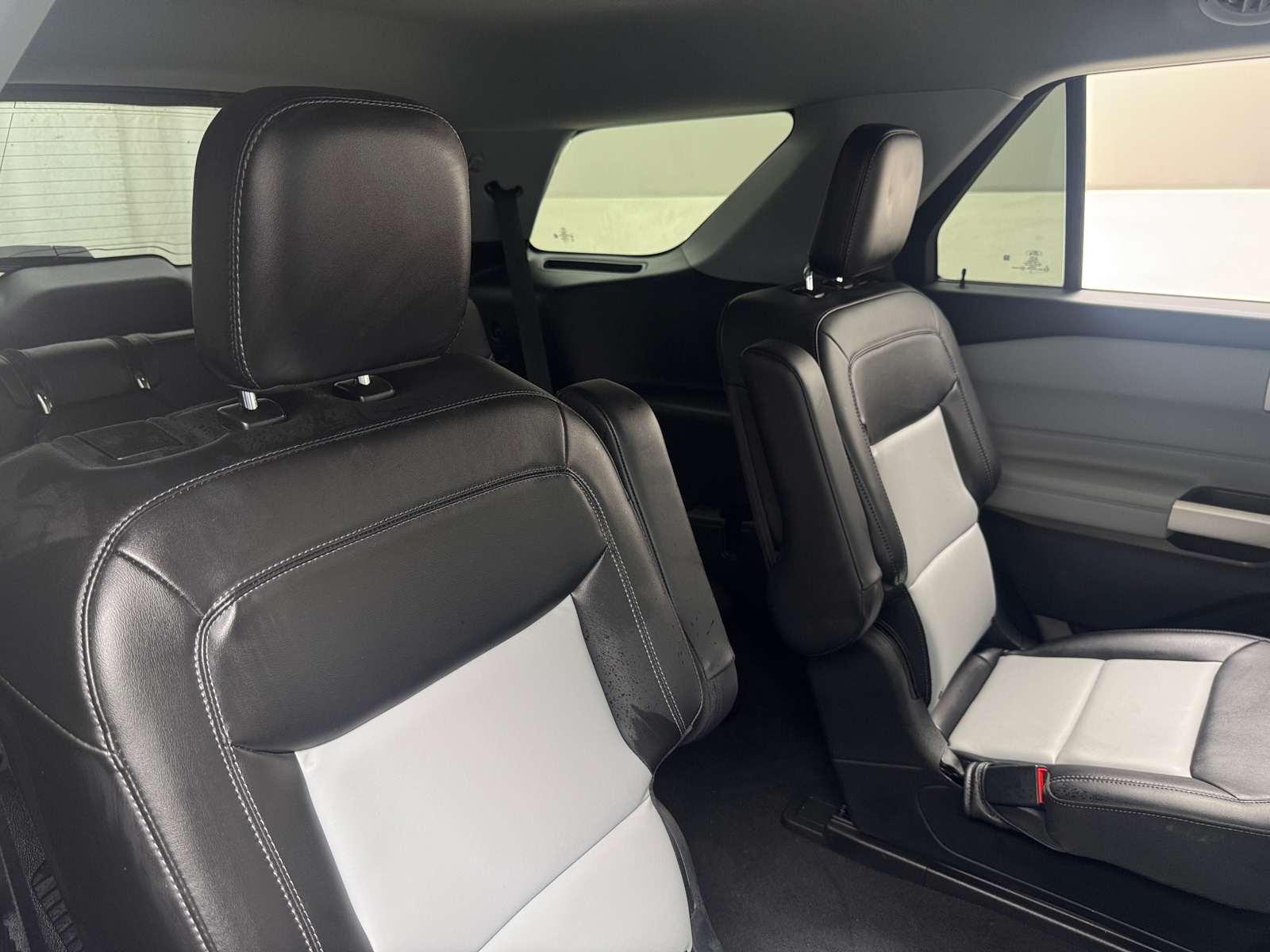 Thumbnail: 2022 Ford Explorer - 6