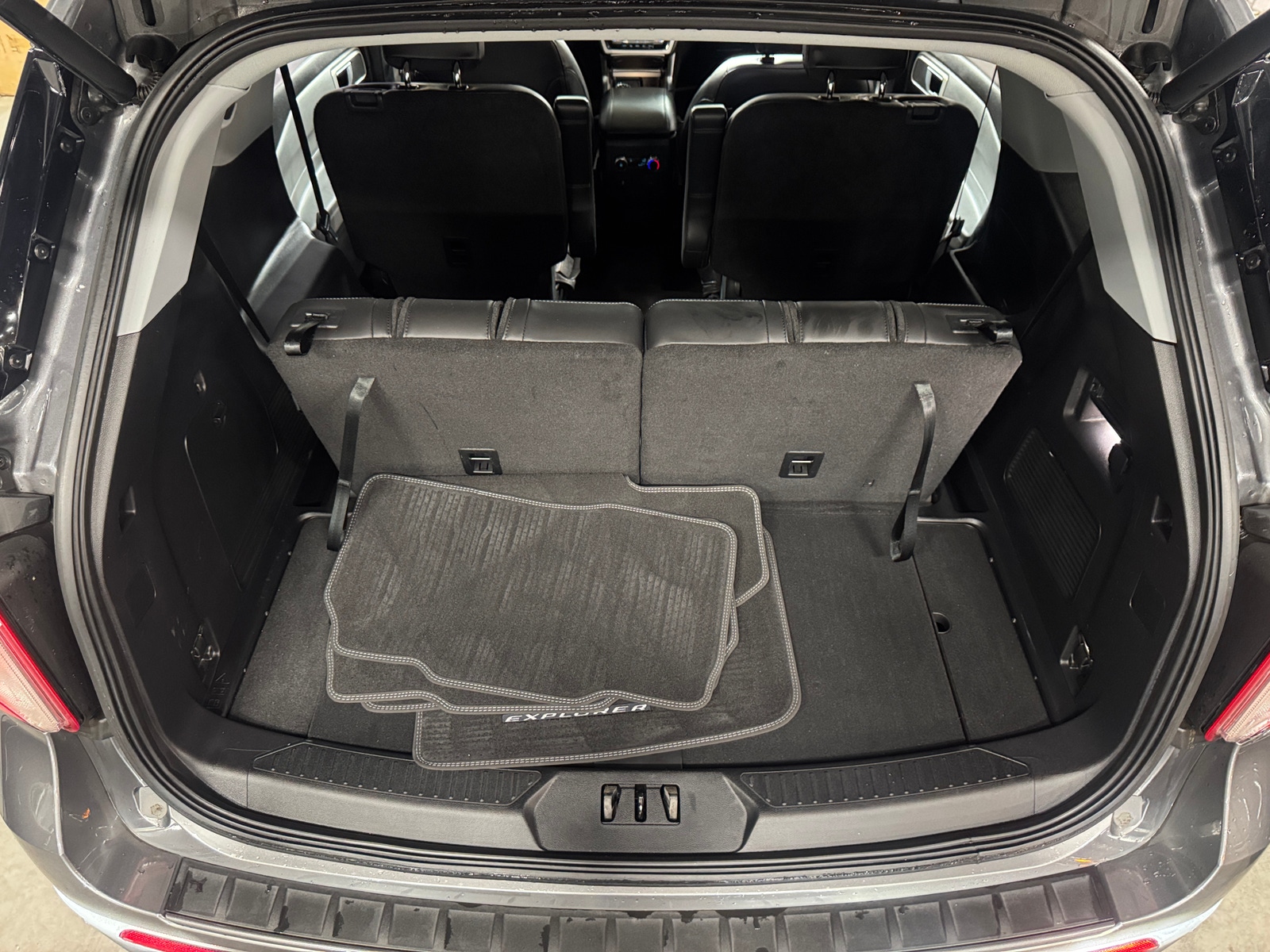 Thumbnail: 2022 Ford Explorer - 7