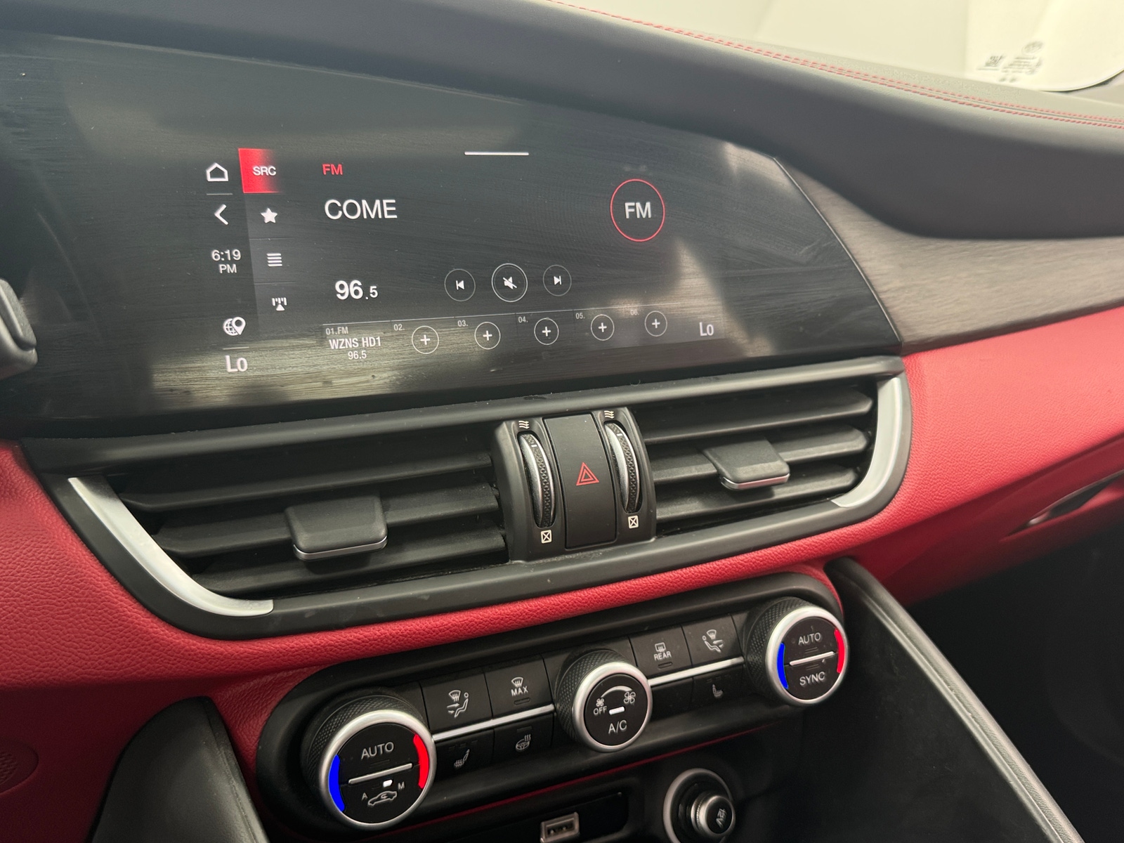 Thumbnail: 2021 Alfa Romeo Giulia - 3