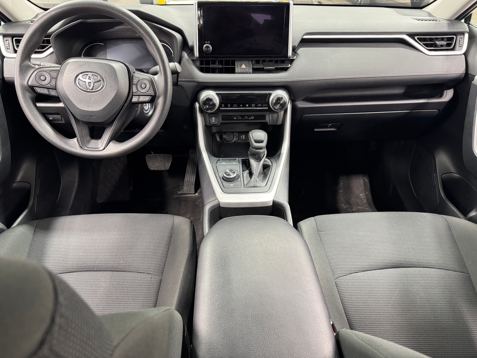 Thumbnail: 2025 Toyota RAV4 - 3