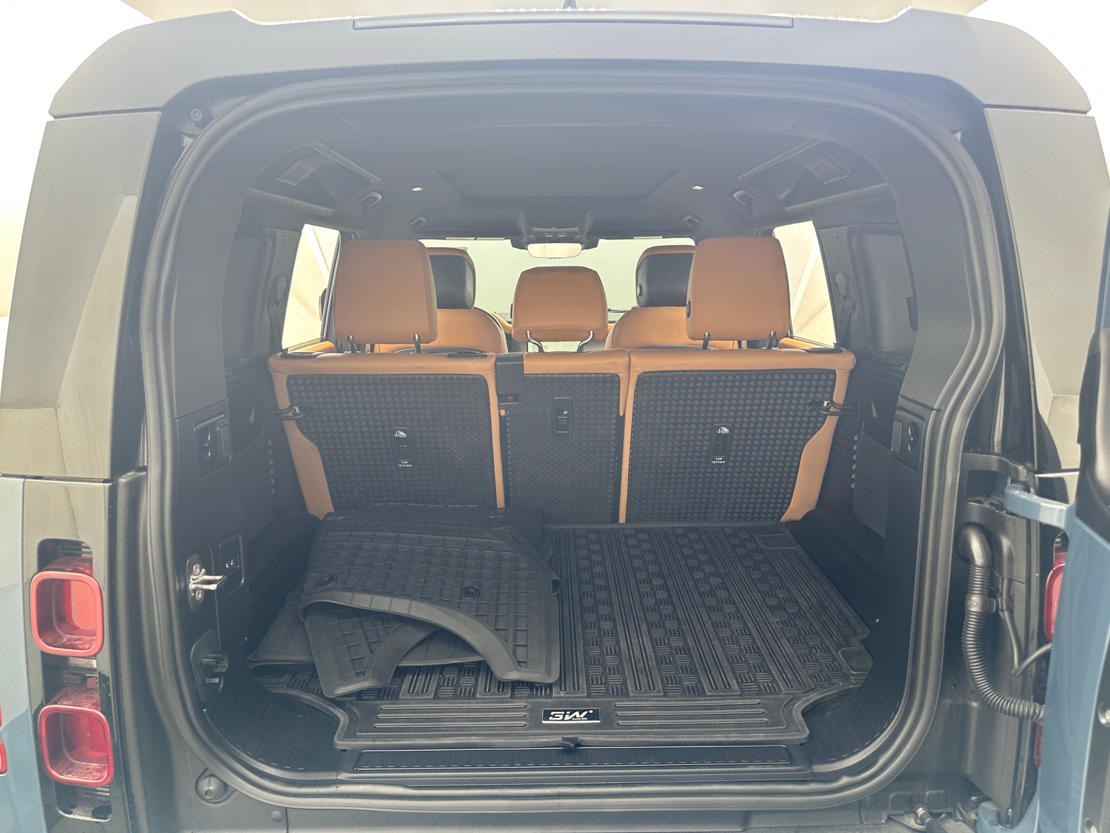 Thumbnail: 2024 Land Rover Defender - 6