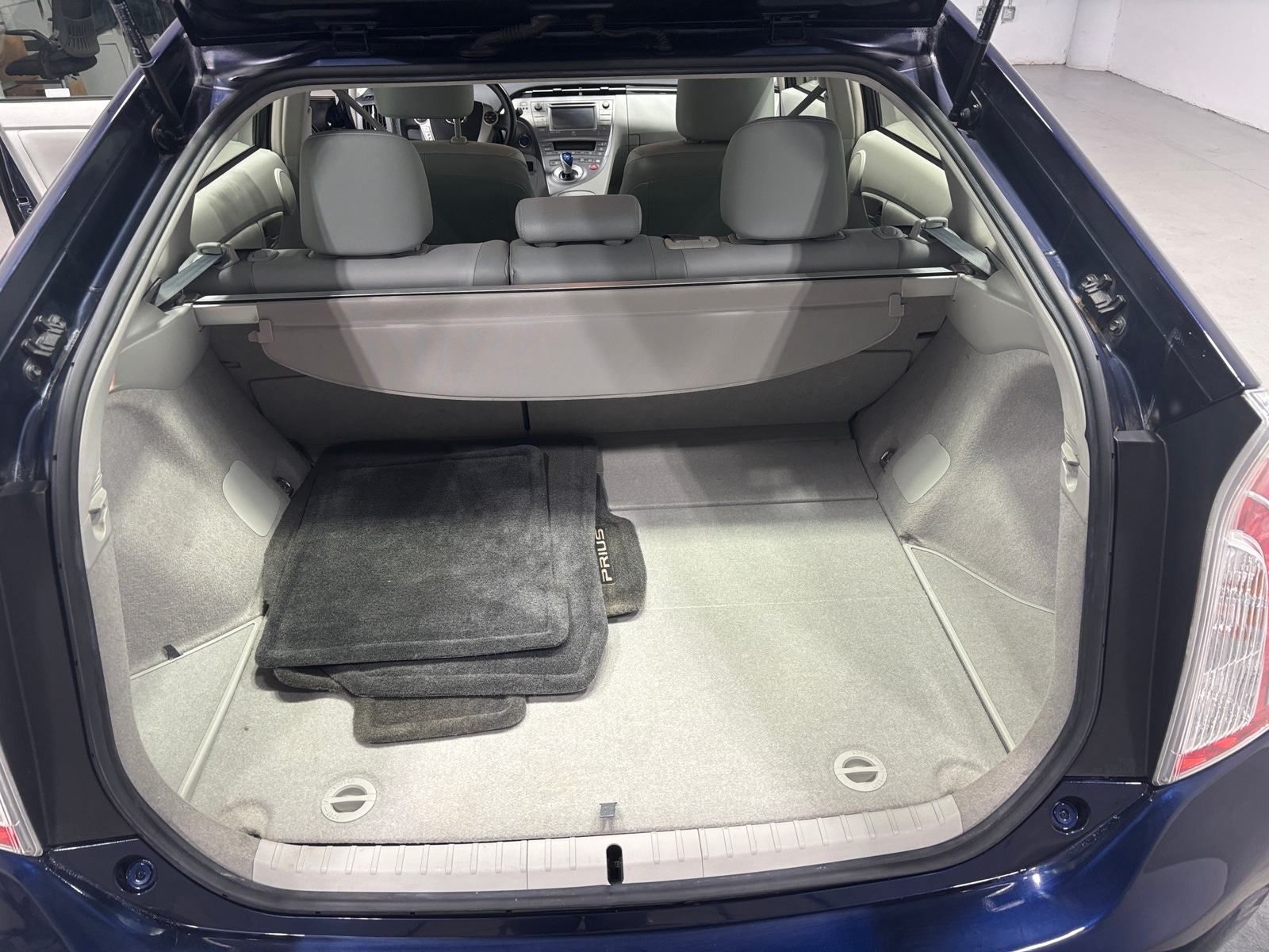 Thumbnail: 2015 Toyota Prius - 7