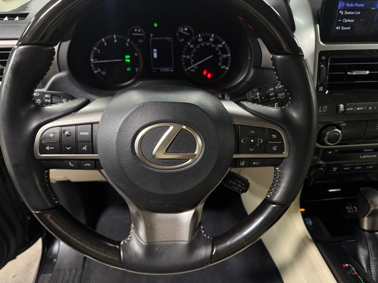 Thumbnail: 2023 Lexus GX - 4