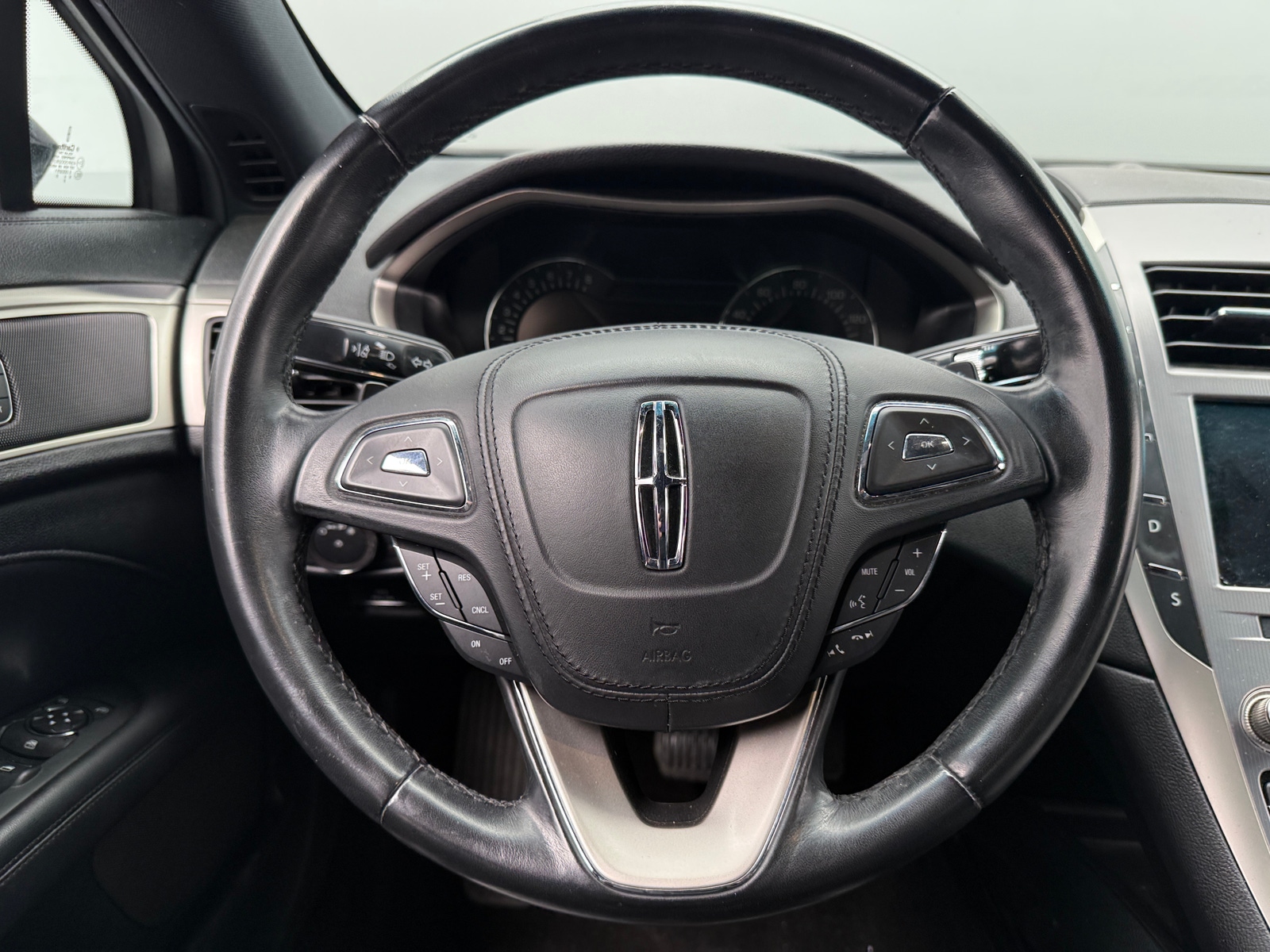 Thumbnail: 2019 Lincoln MKZ - 4