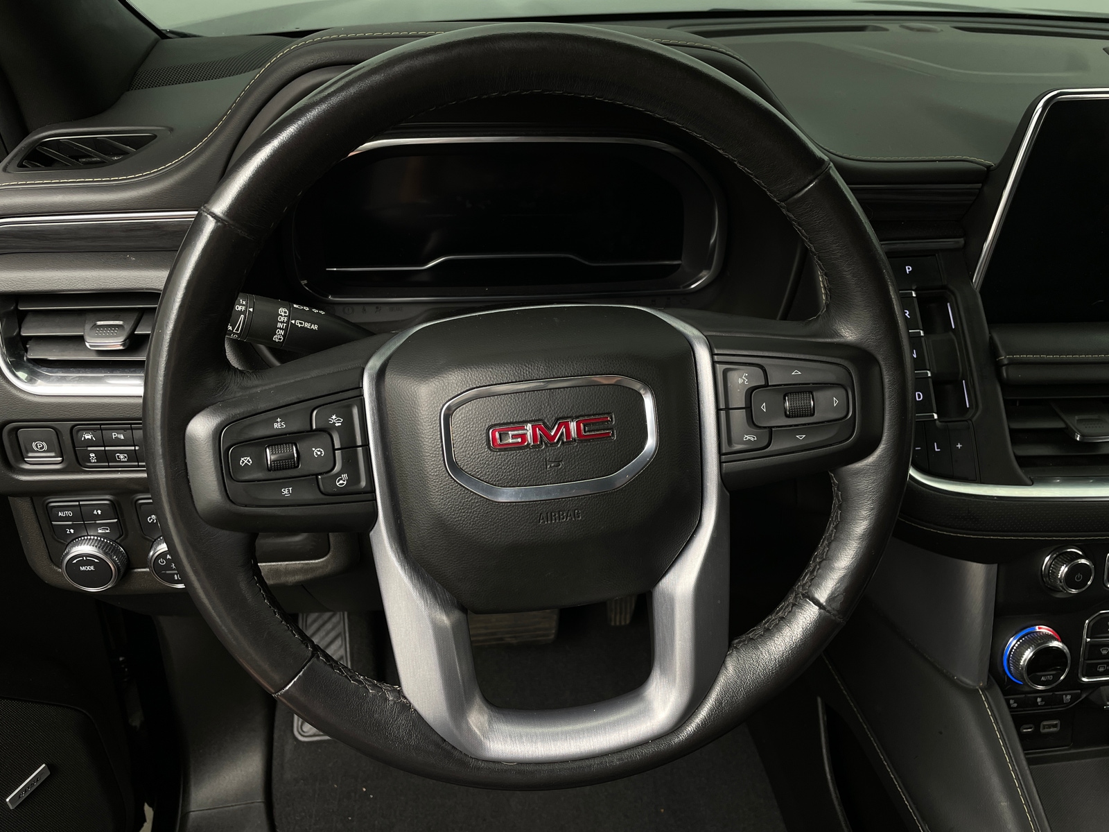 Thumbnail: 2022 GMC Yukon - 4