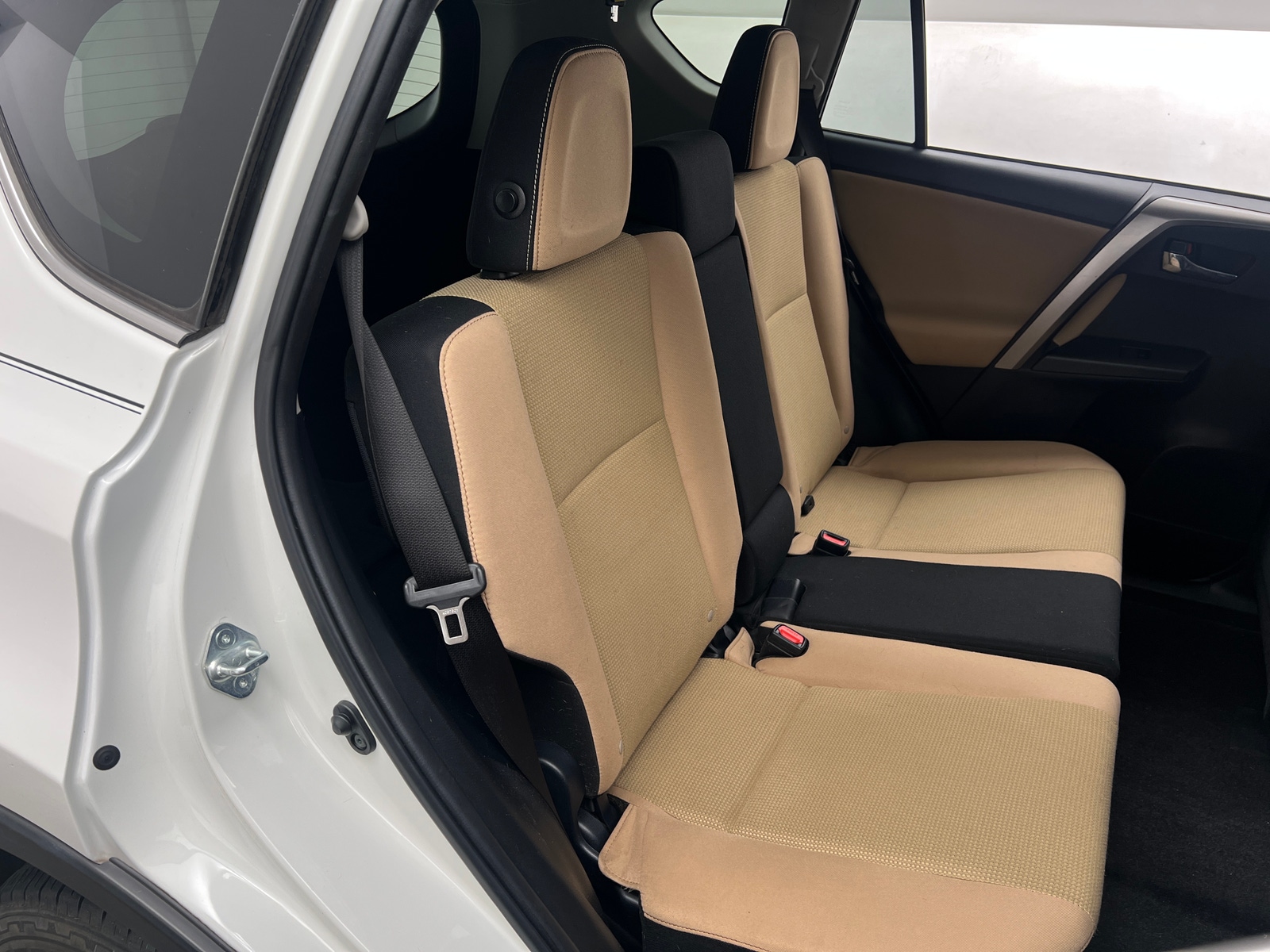 Thumbnail: 2017 Toyota RAV4 - 6