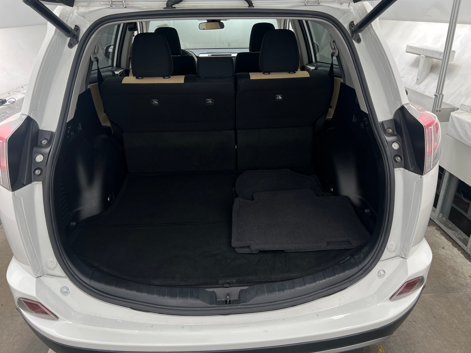 Thumbnail: 2017 Toyota RAV4 - 7