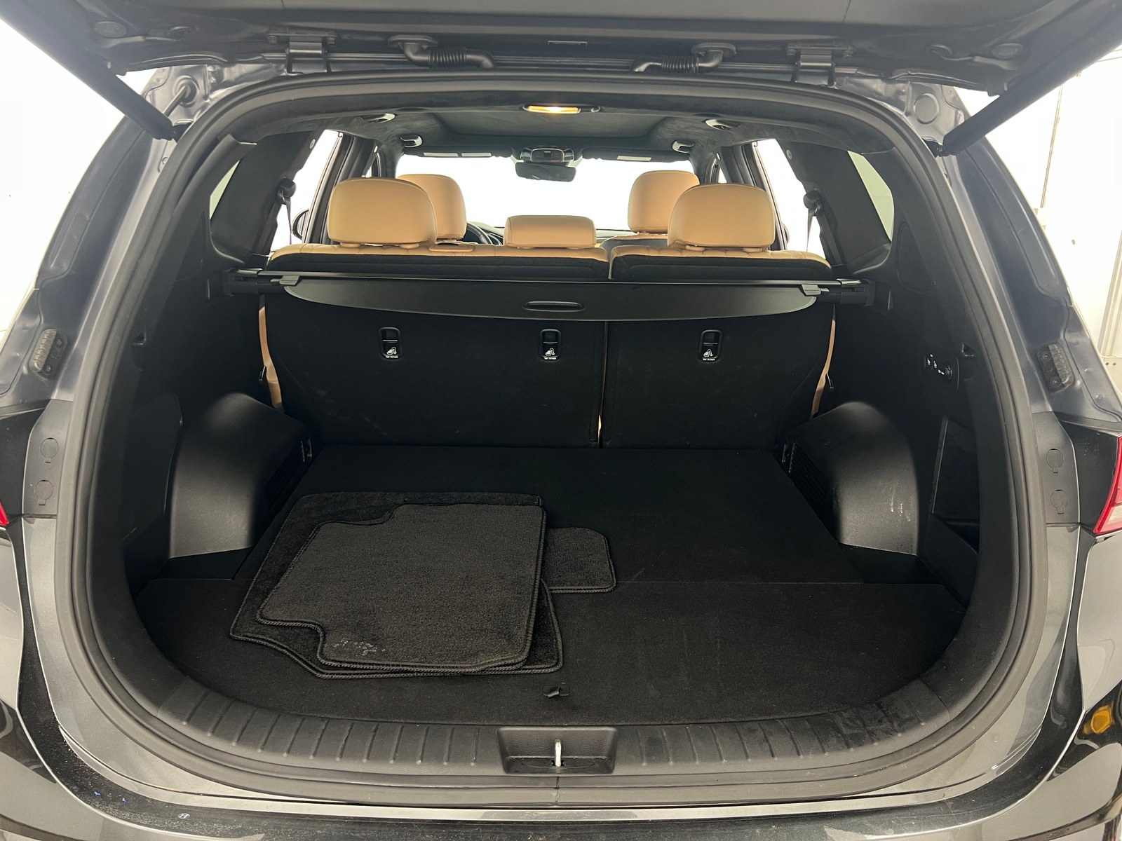 Thumbnail: 2023 Hyundai Santa Fe - 6