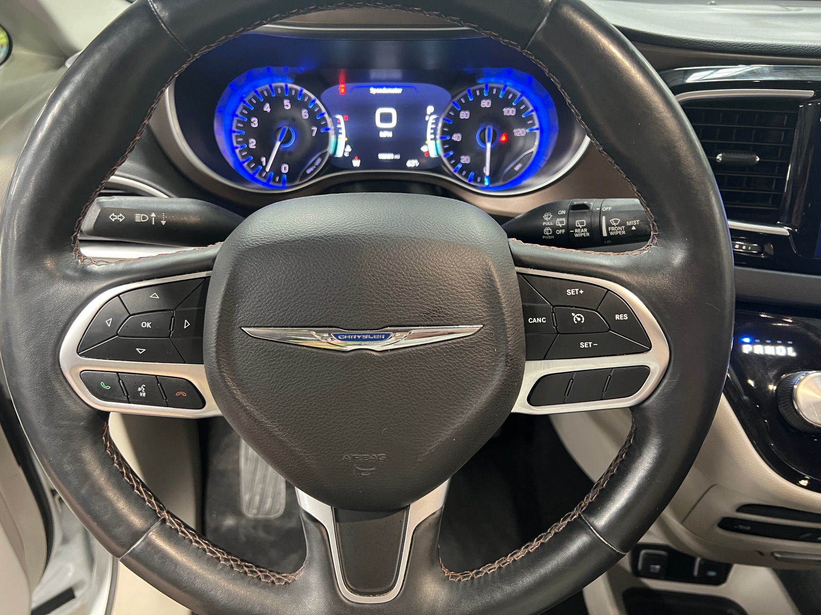 Thumbnail: 2017 Chrysler Pacifica - 4