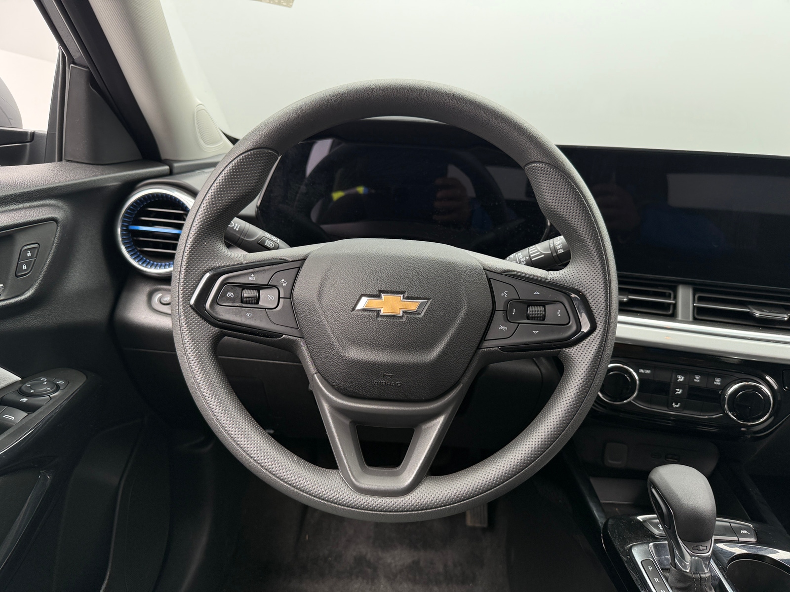 Thumbnail: 2025 Chevrolet Trax - 5