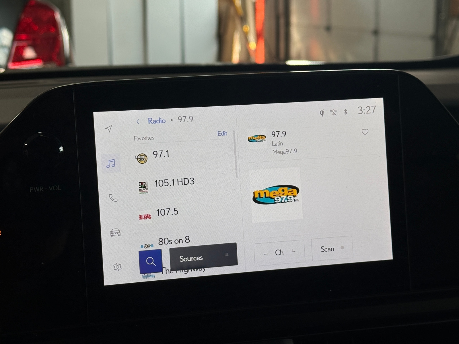 Thumbnail: 2025 Lexus UX - 3