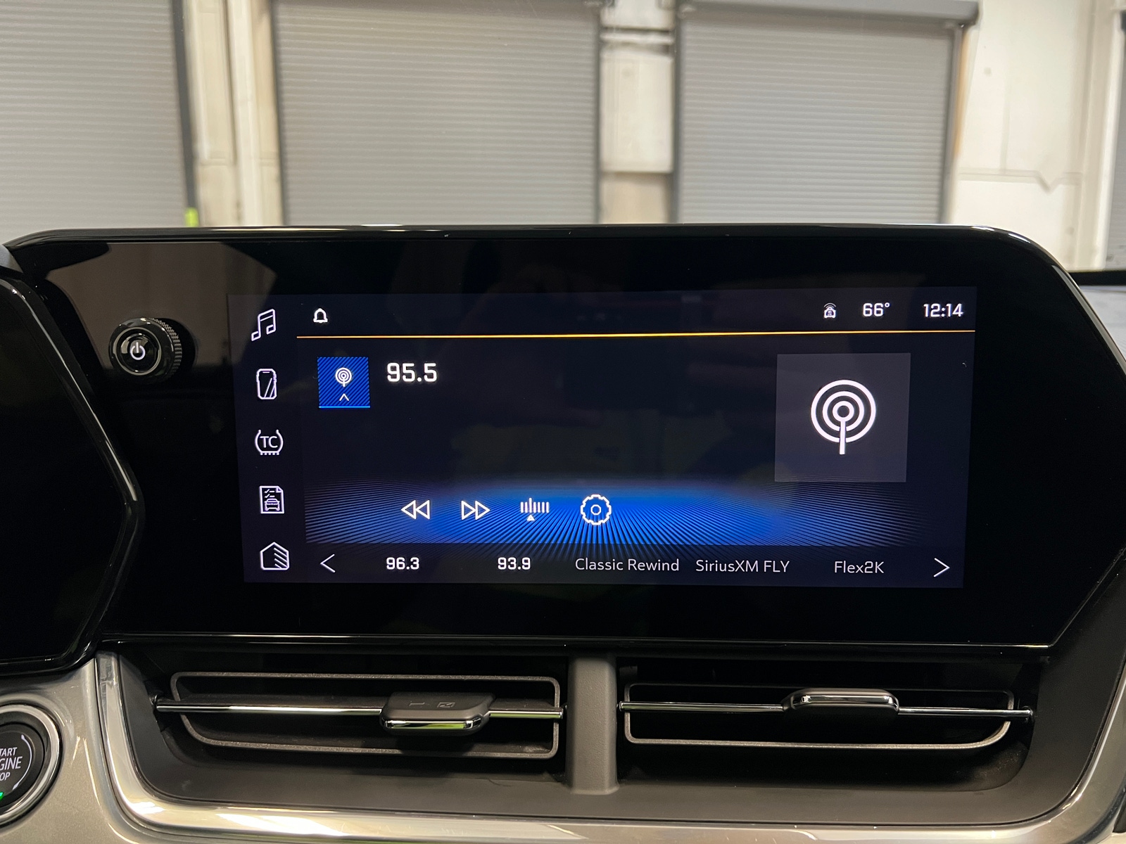 Thumbnail: 2025 Chevrolet Trax - 4