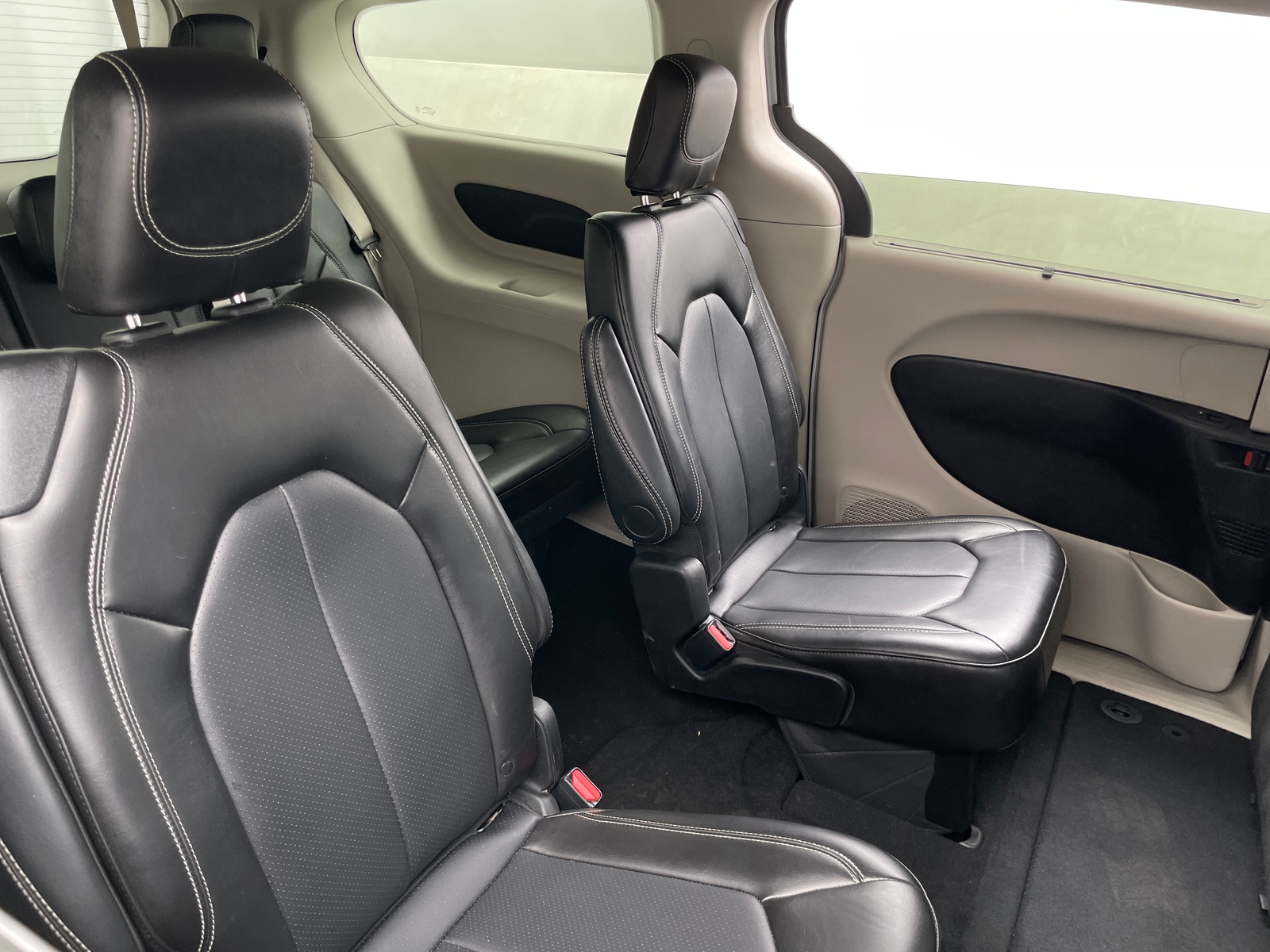 Thumbnail: 2024 Chrysler Pacifica - 5