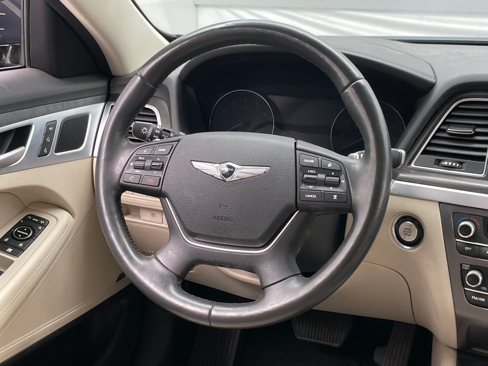 Thumbnail: 2017 Genesis G80 - 4