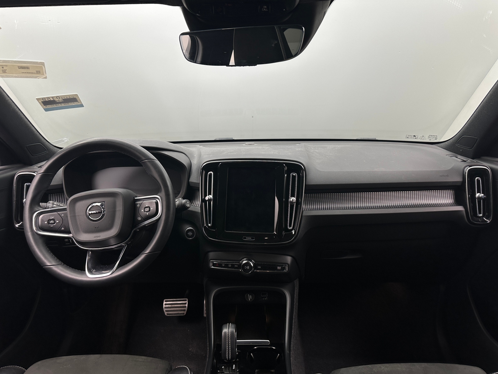 Thumbnail: 2022 Volvo XC40 - 2