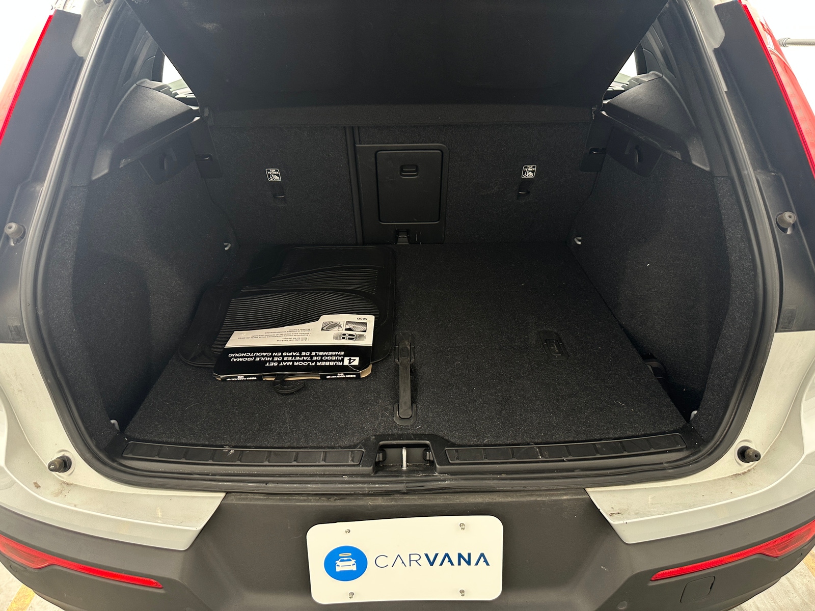 Thumbnail: 2022 Volvo XC40 - 6