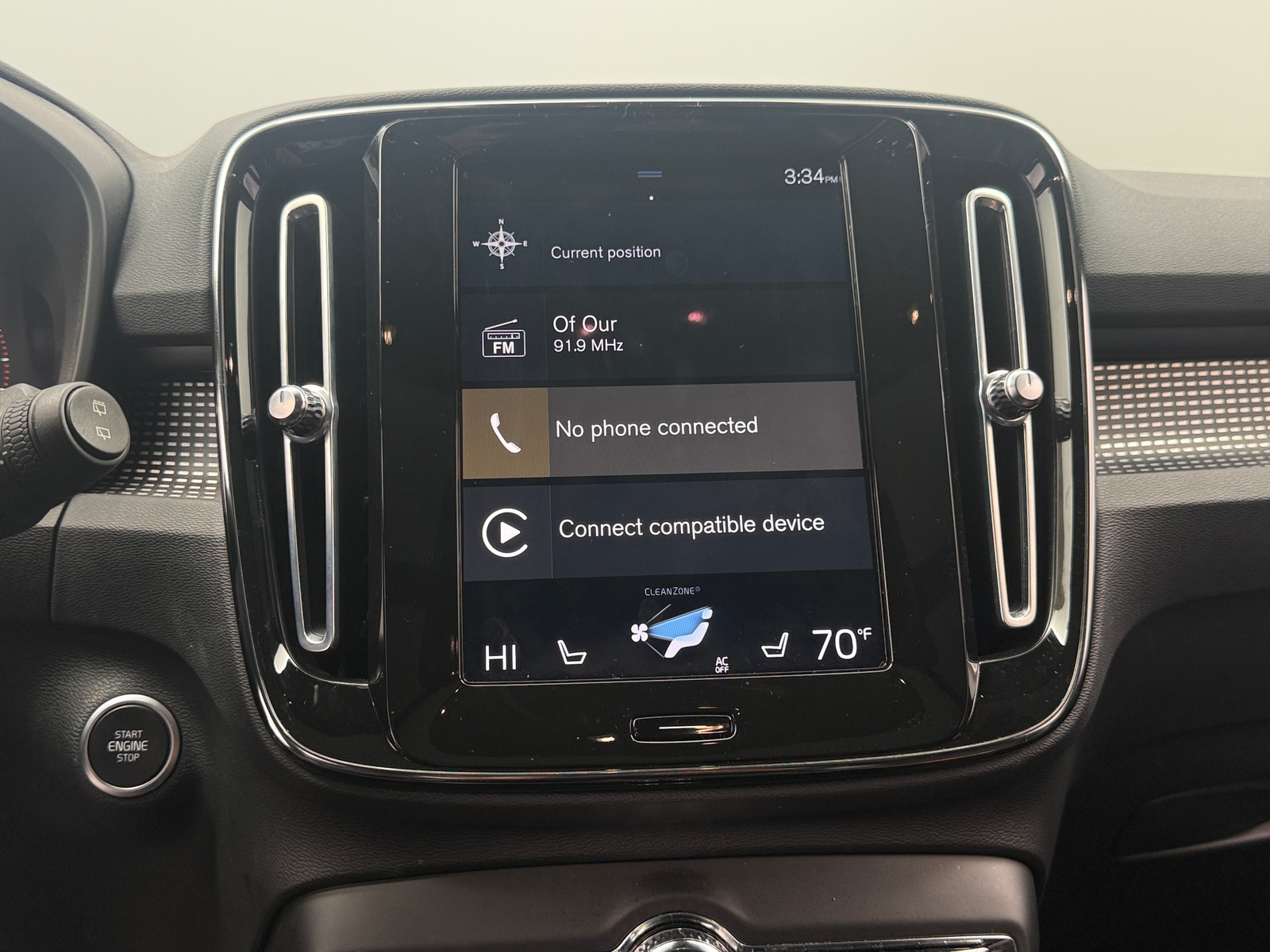 Thumbnail: 2022 Volvo XC40 - 3