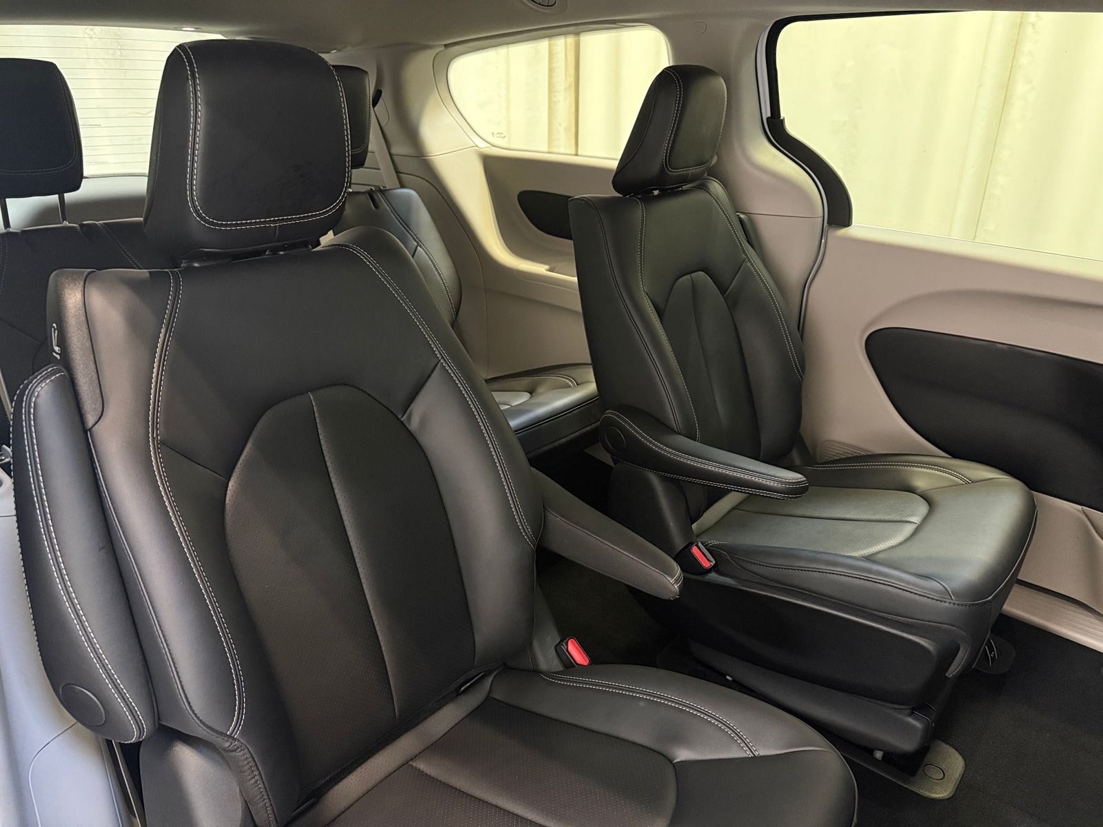 Thumbnail: 2024 Chrysler Pacifica - 5