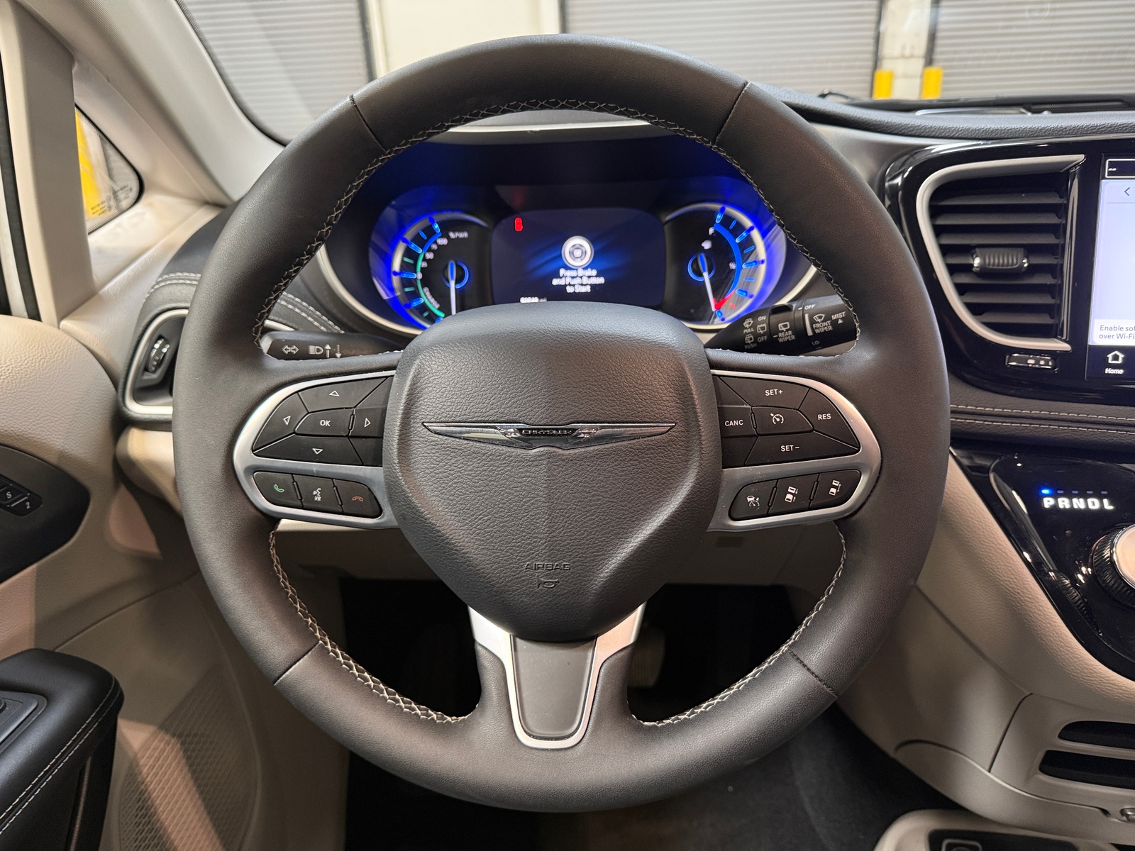 Thumbnail: 2024 Chrysler Pacifica - 4