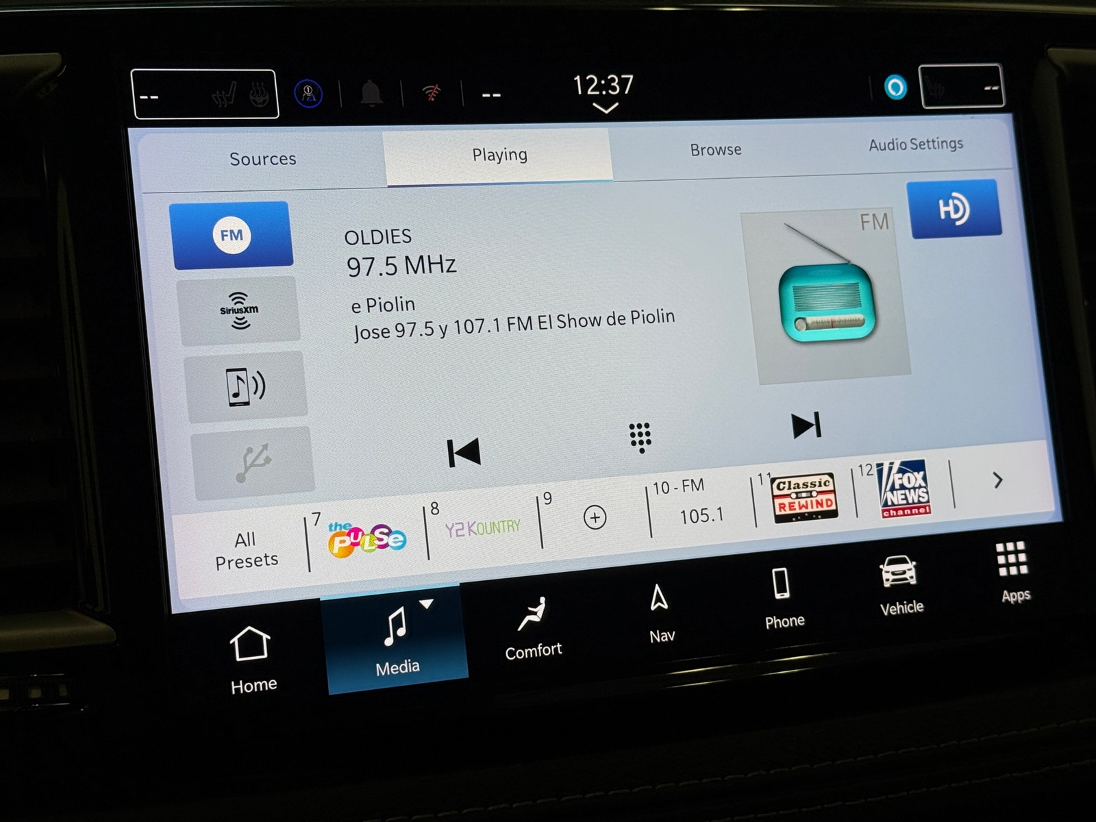 Thumbnail: 2024 Chrysler Pacifica - 3