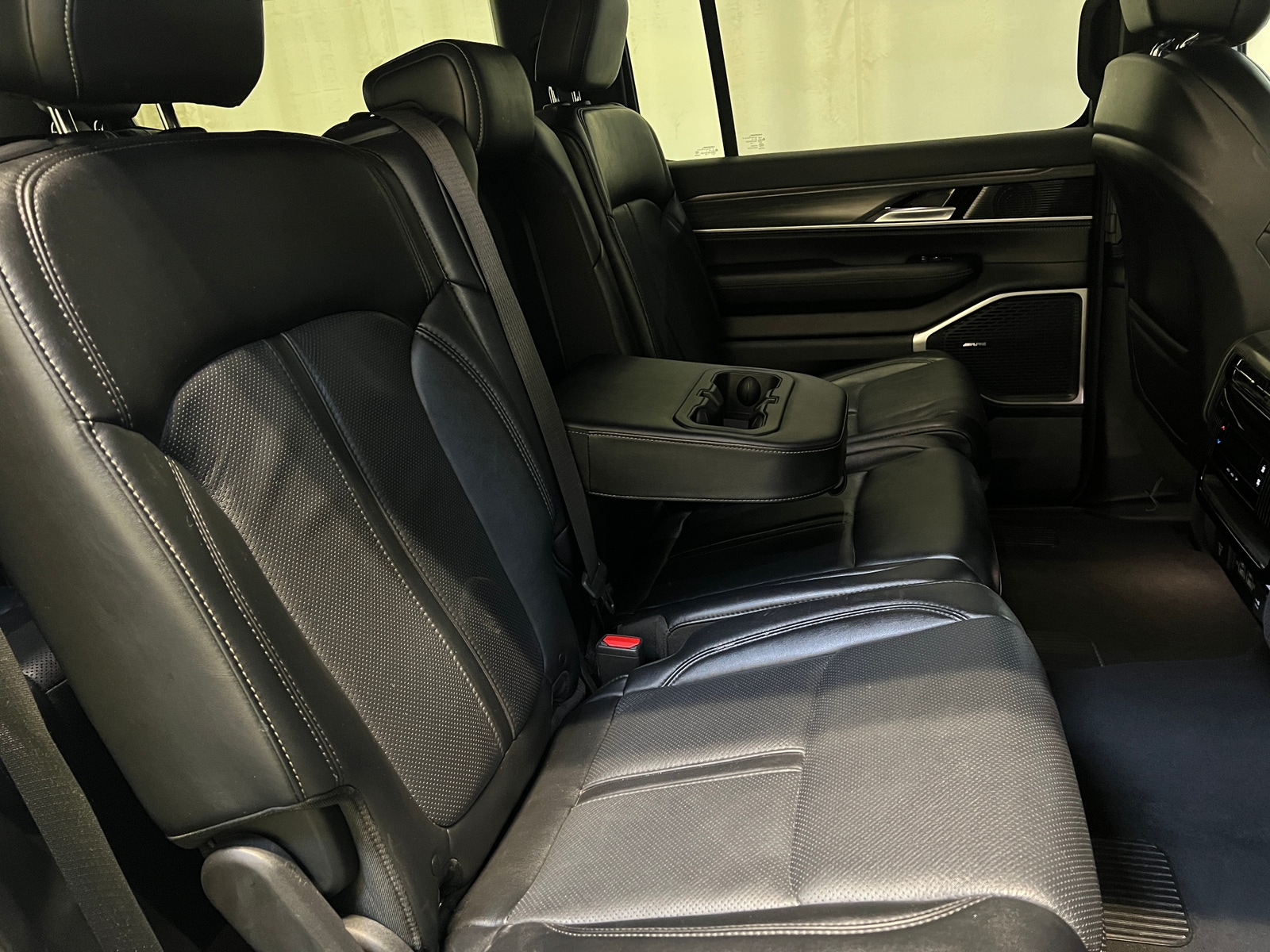 Thumbnail: 2024 Jeep Wagoneer - 5