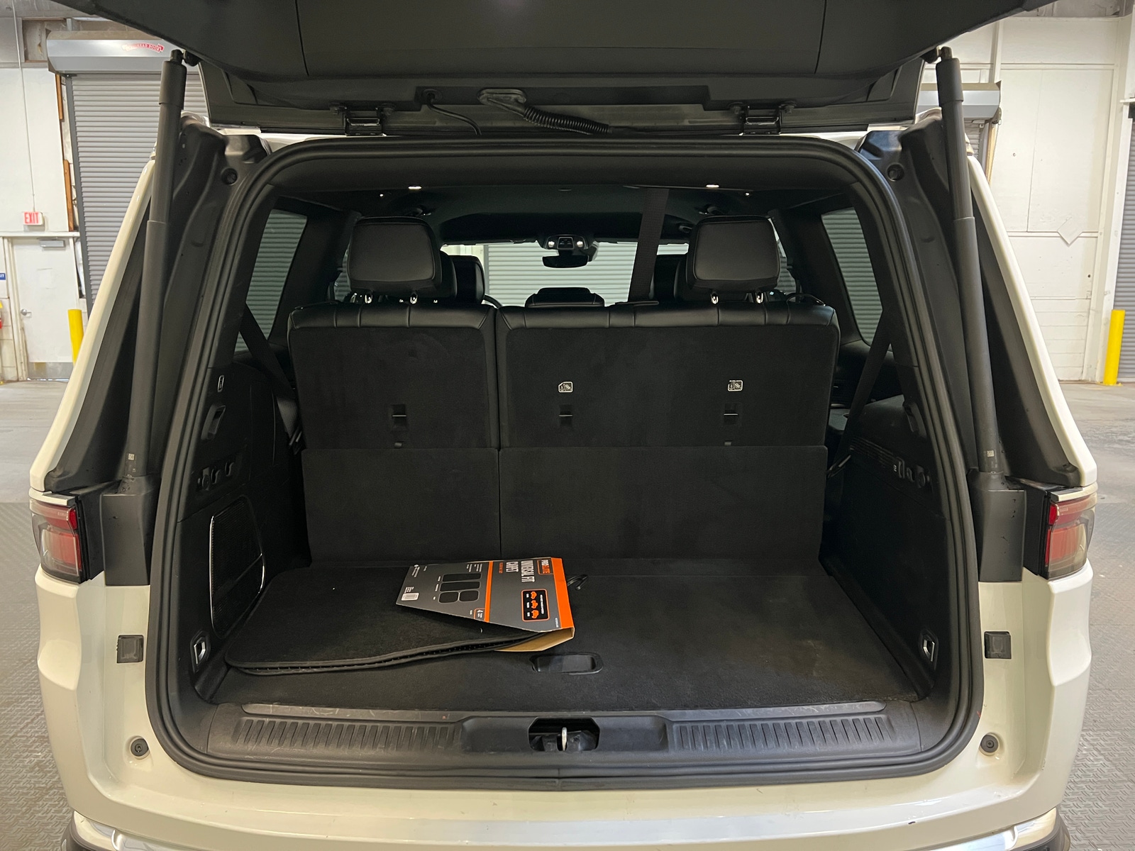 Thumbnail: 2024 Jeep Wagoneer - 6