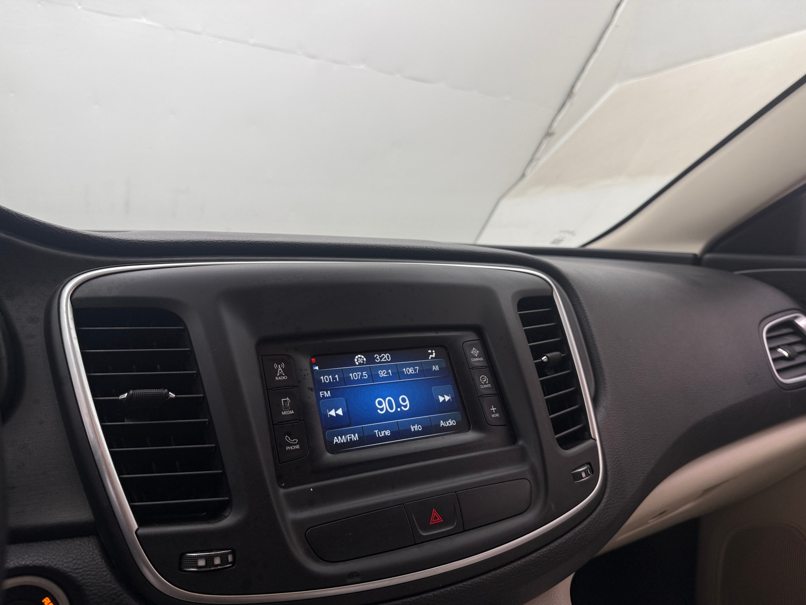 Thumbnail: 2015 Chrysler 200 - 4