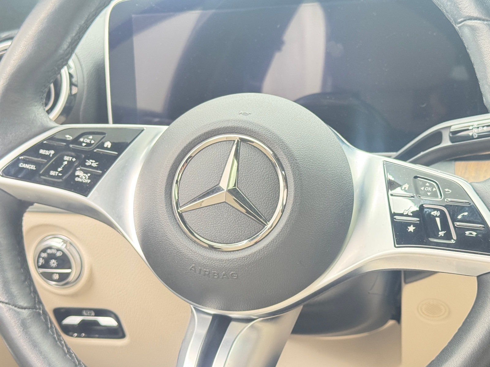 Thumbnail: 2023 Mercedes-Benz C-Class - 4