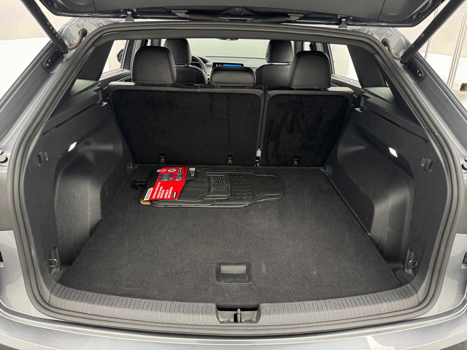 Thumbnail: 2025 Volkswagen Atlas - 6