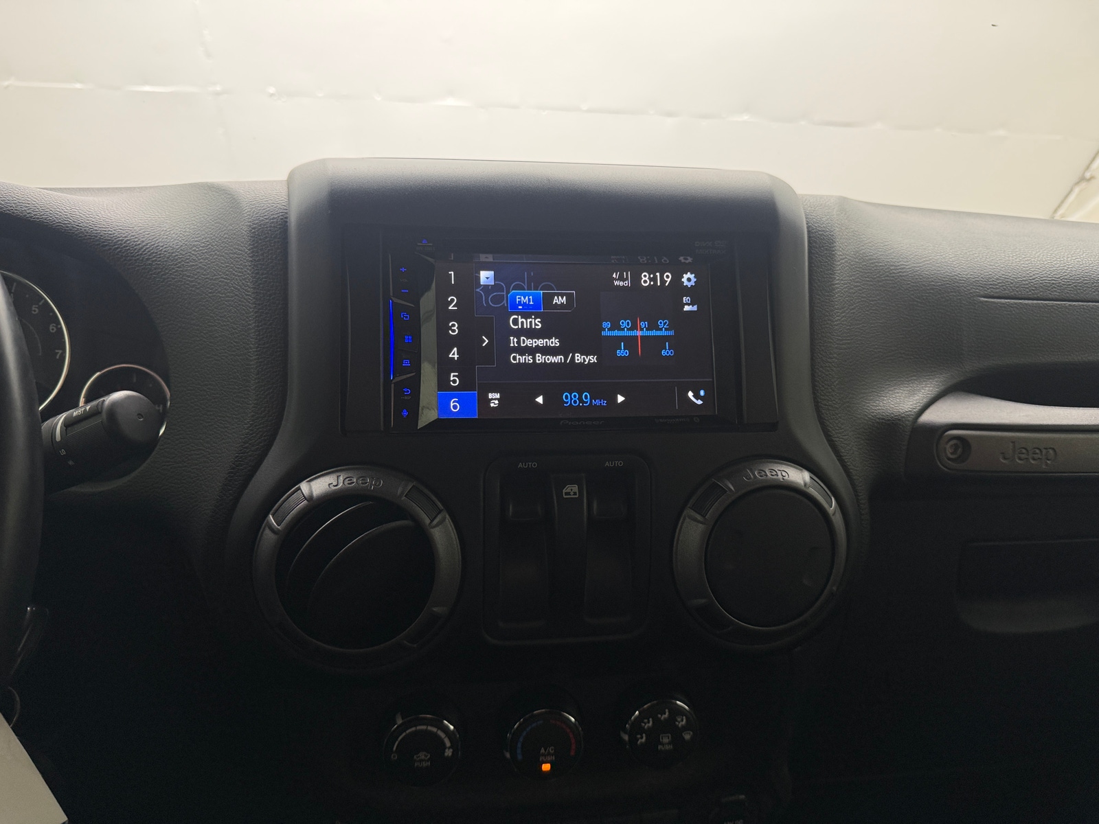 Thumbnail: 2017 Jeep Wrangler - 4