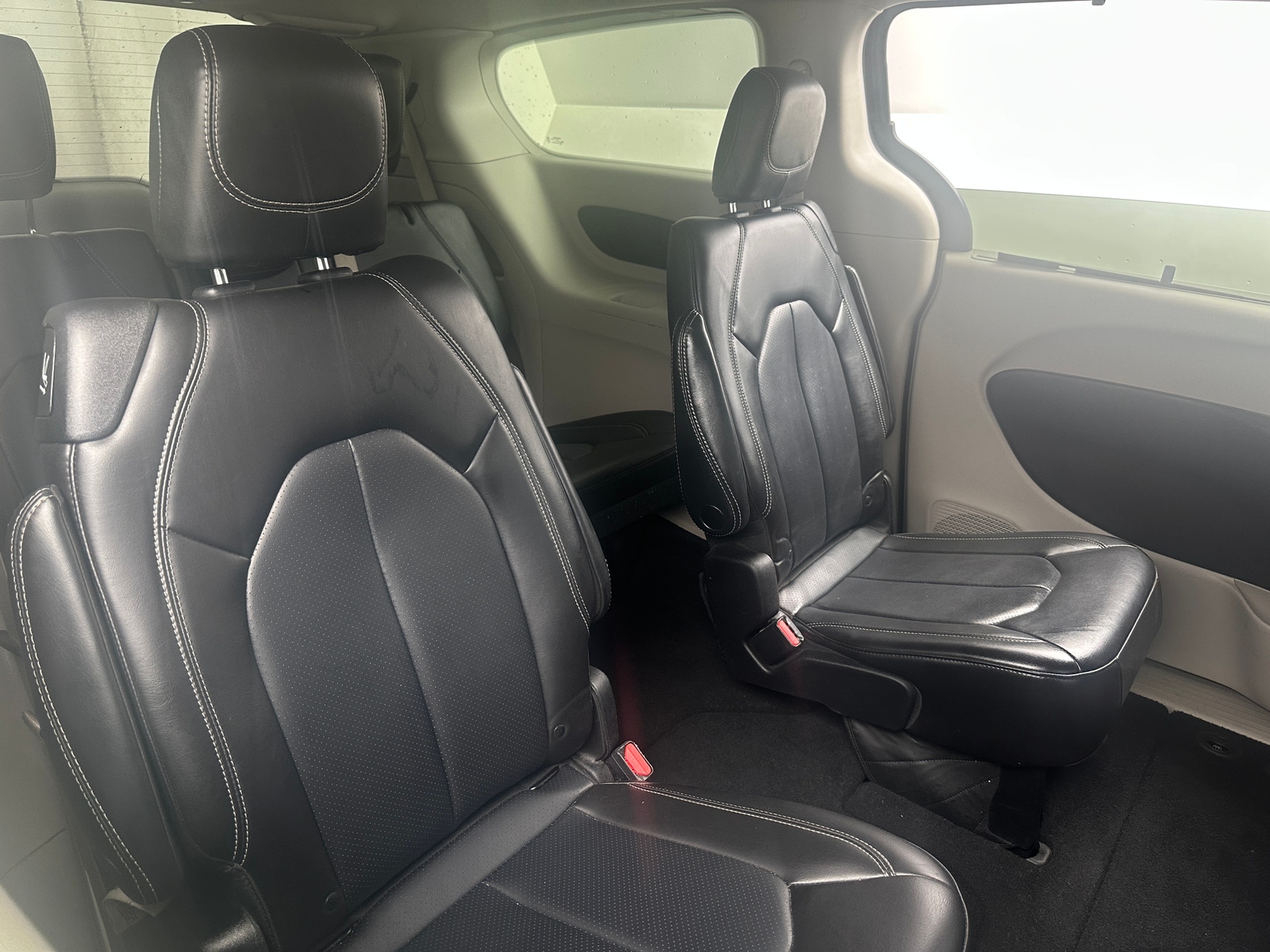 Thumbnail: 2023 Chrysler Pacifica - 5