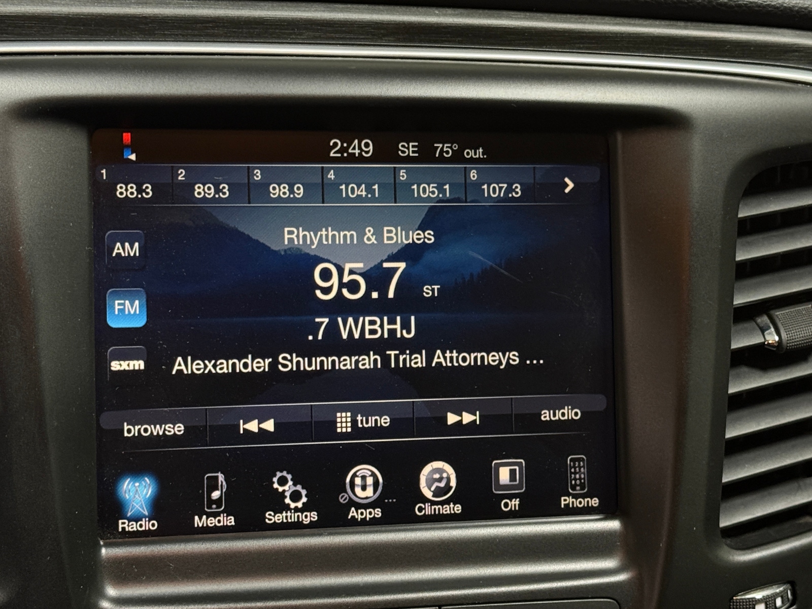 Thumbnail: 2015 Chrysler 200 - 4