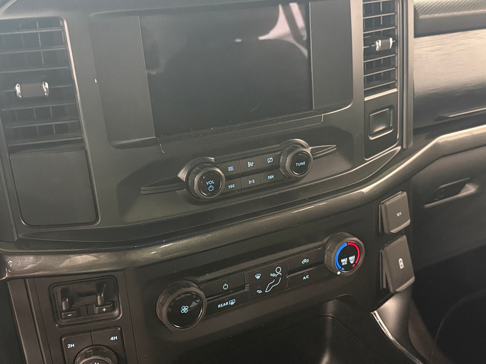 Thumbnail: 2021 Ford Econoline - 4