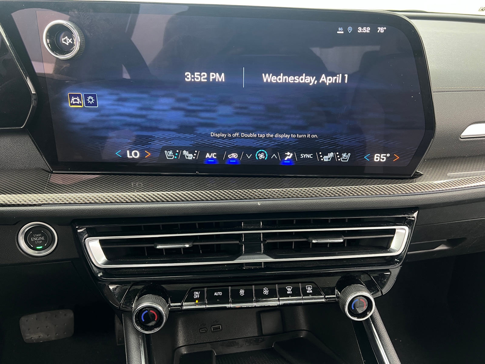 Thumbnail: 2025 Chevrolet Traverse - 3