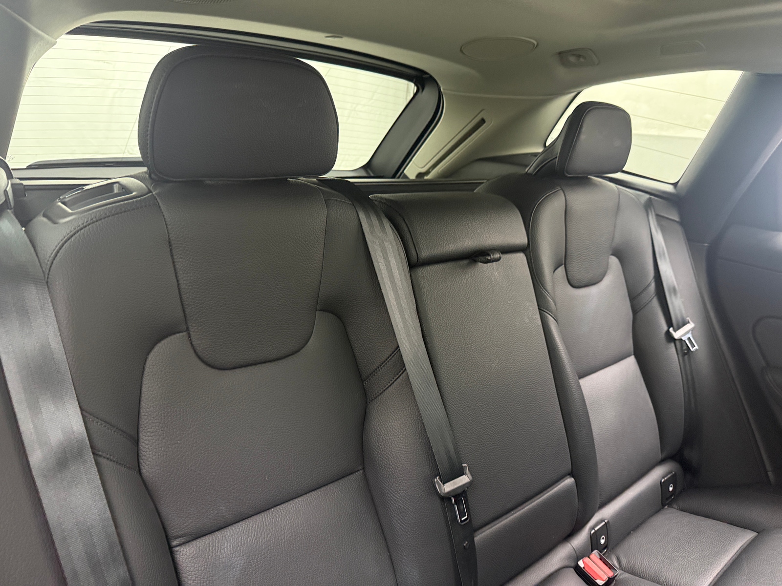 Thumbnail: 2022 Volvo XC60 - 6