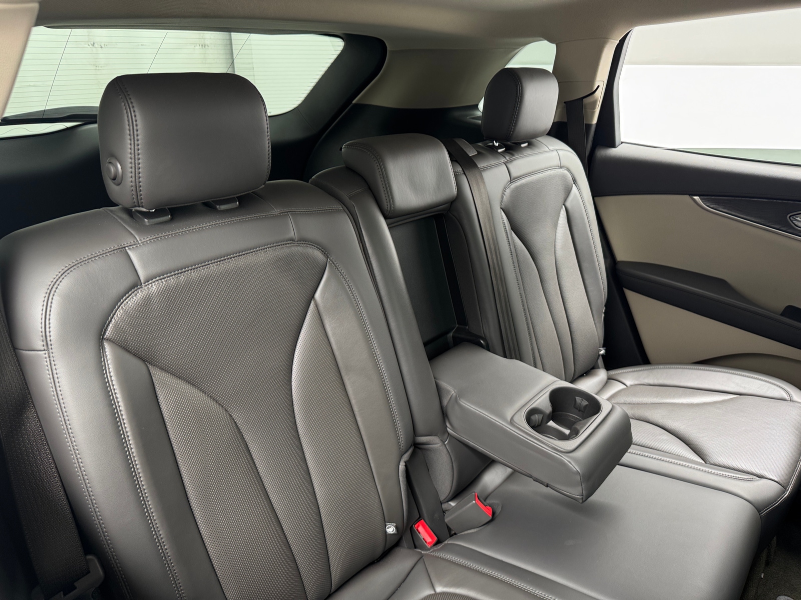 Thumbnail: 2020 Lincoln Nautilus - 5