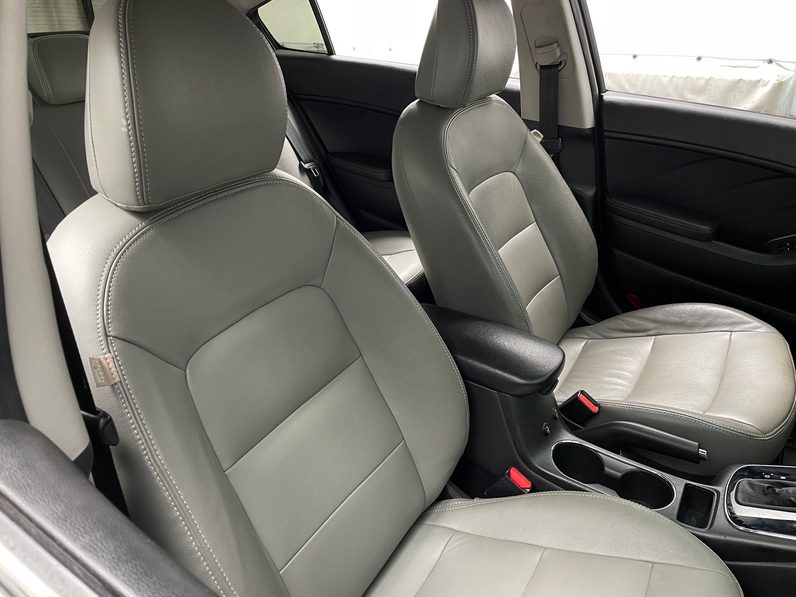 Thumbnail: 2017 Kia Forte - 2