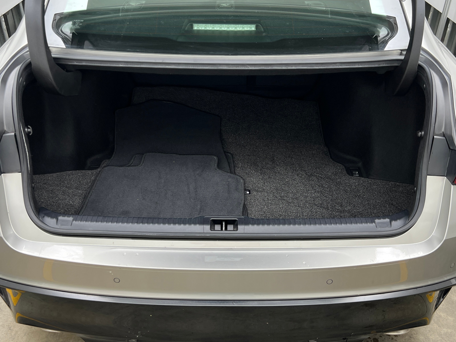 Thumbnail: 2021 Lexus IS - 6