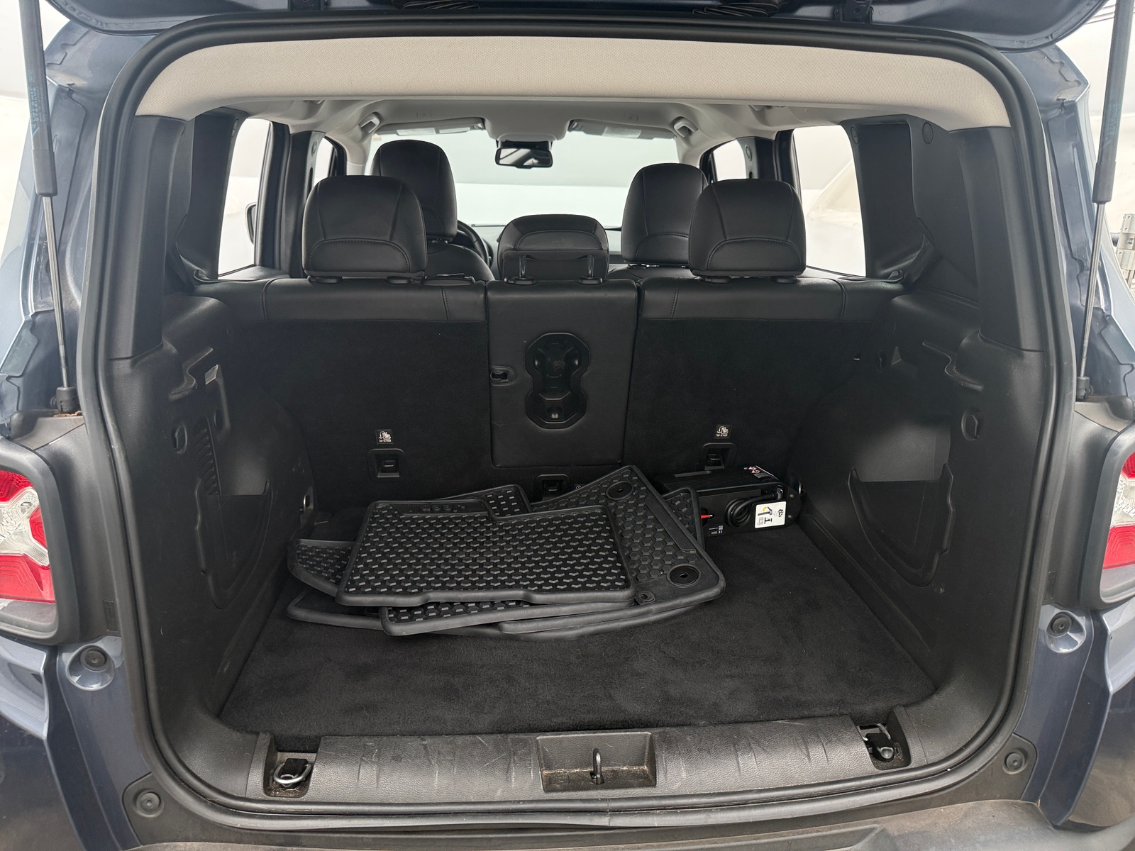 Thumbnail: 2022 Jeep Renegade - 6