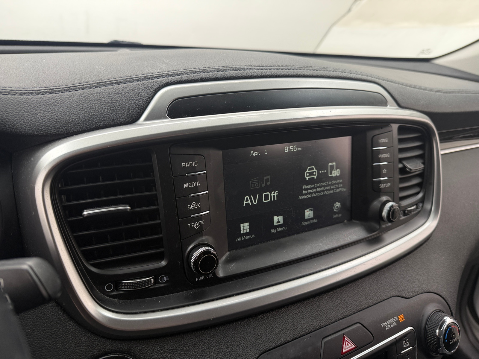 Thumbnail: 2020 Kia Sorento - 4