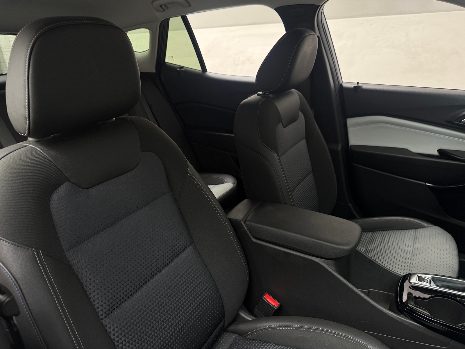 Thumbnail: 2025 Chevrolet Trax - 2