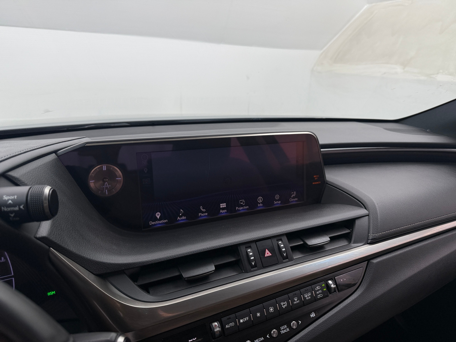 Thumbnail: 2019 Lexus ES - 4