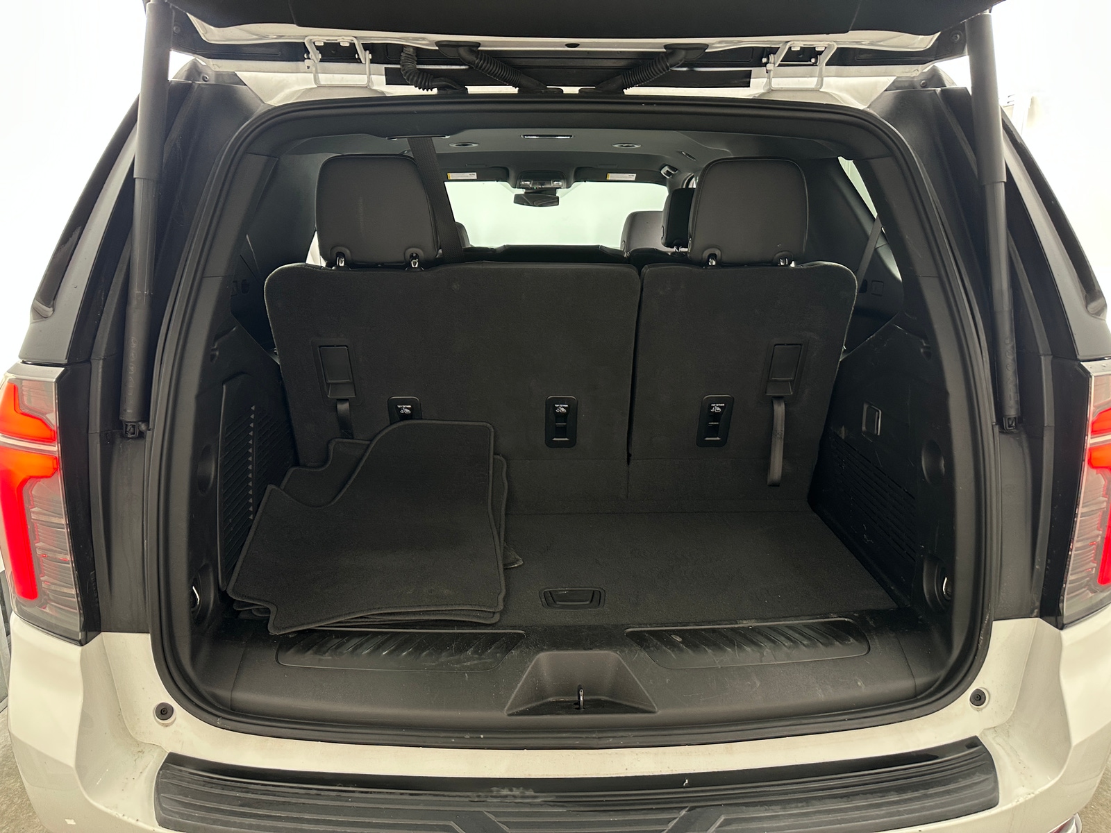 Thumbnail: 2025 Chevrolet Tahoe - 6