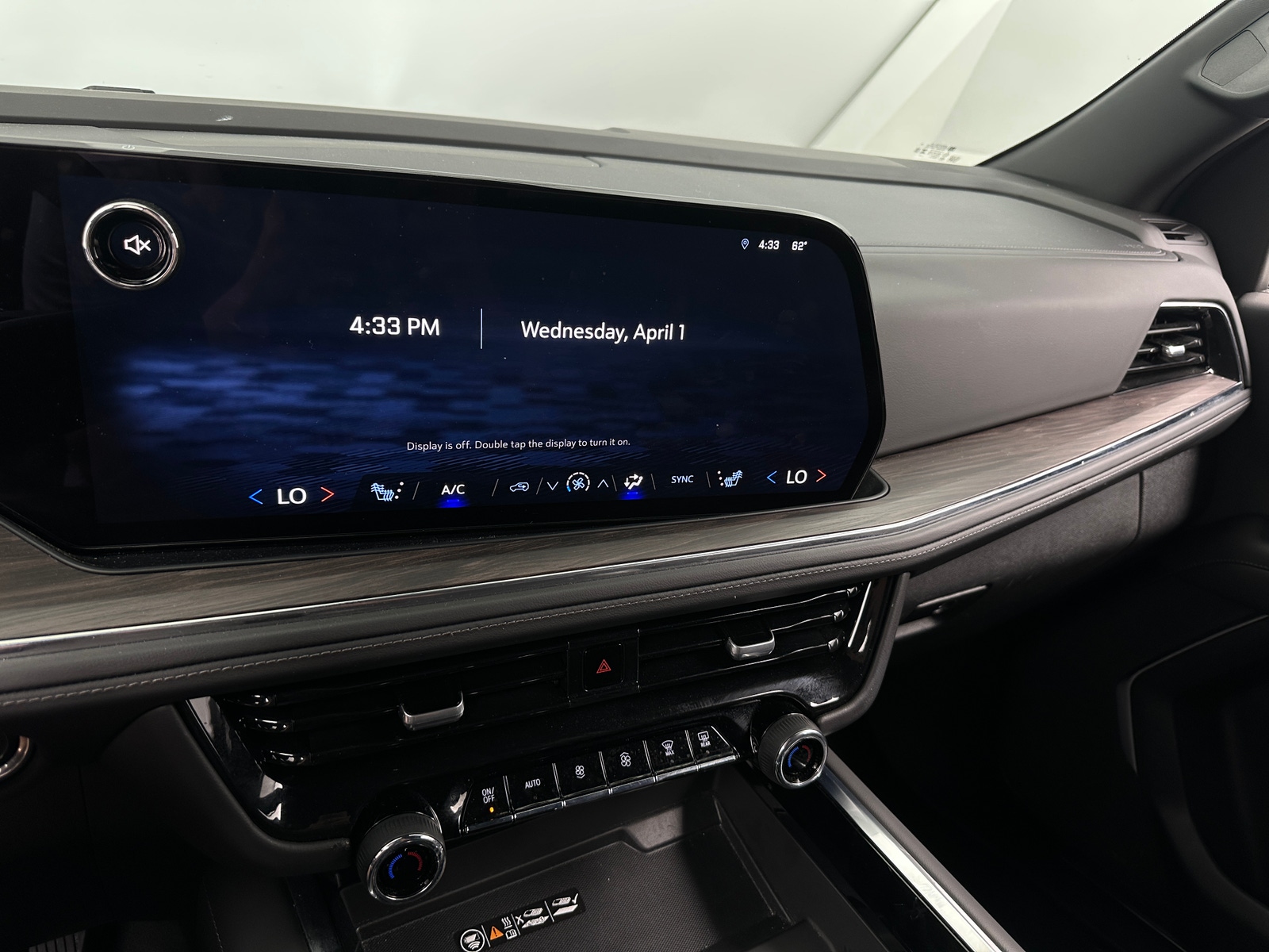 Thumbnail: 2025 Chevrolet Tahoe - 3