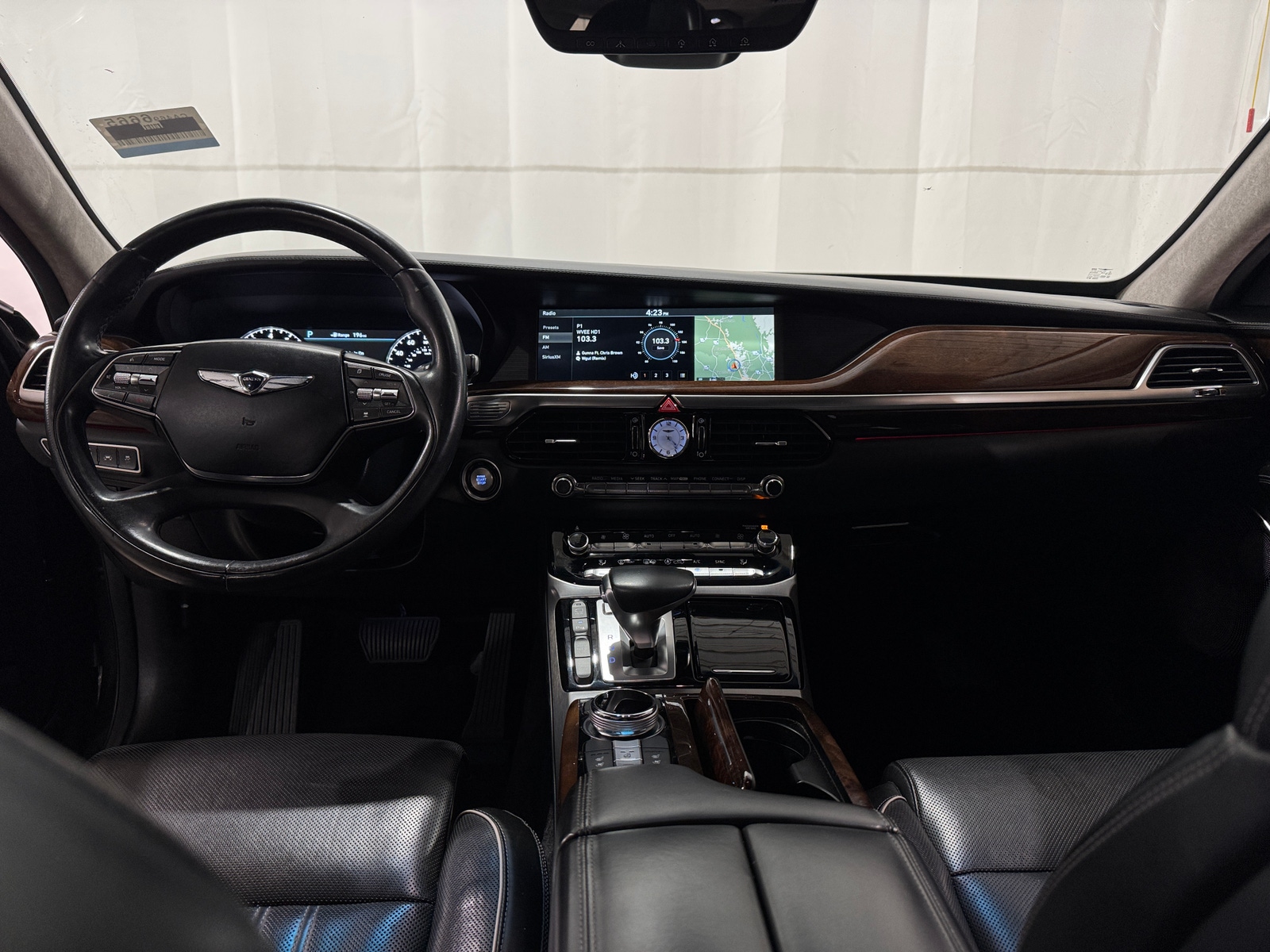 Thumbnail: 2018 Genesis G90 - 2